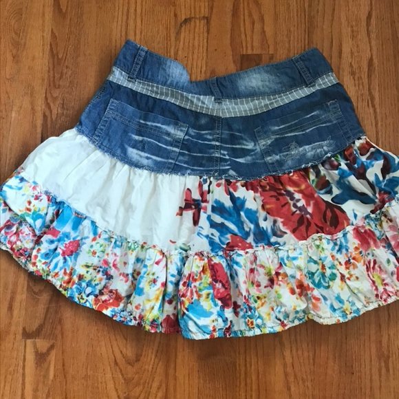 Desigual denim skirt, size 38 or S/M - Picture 2 of 3